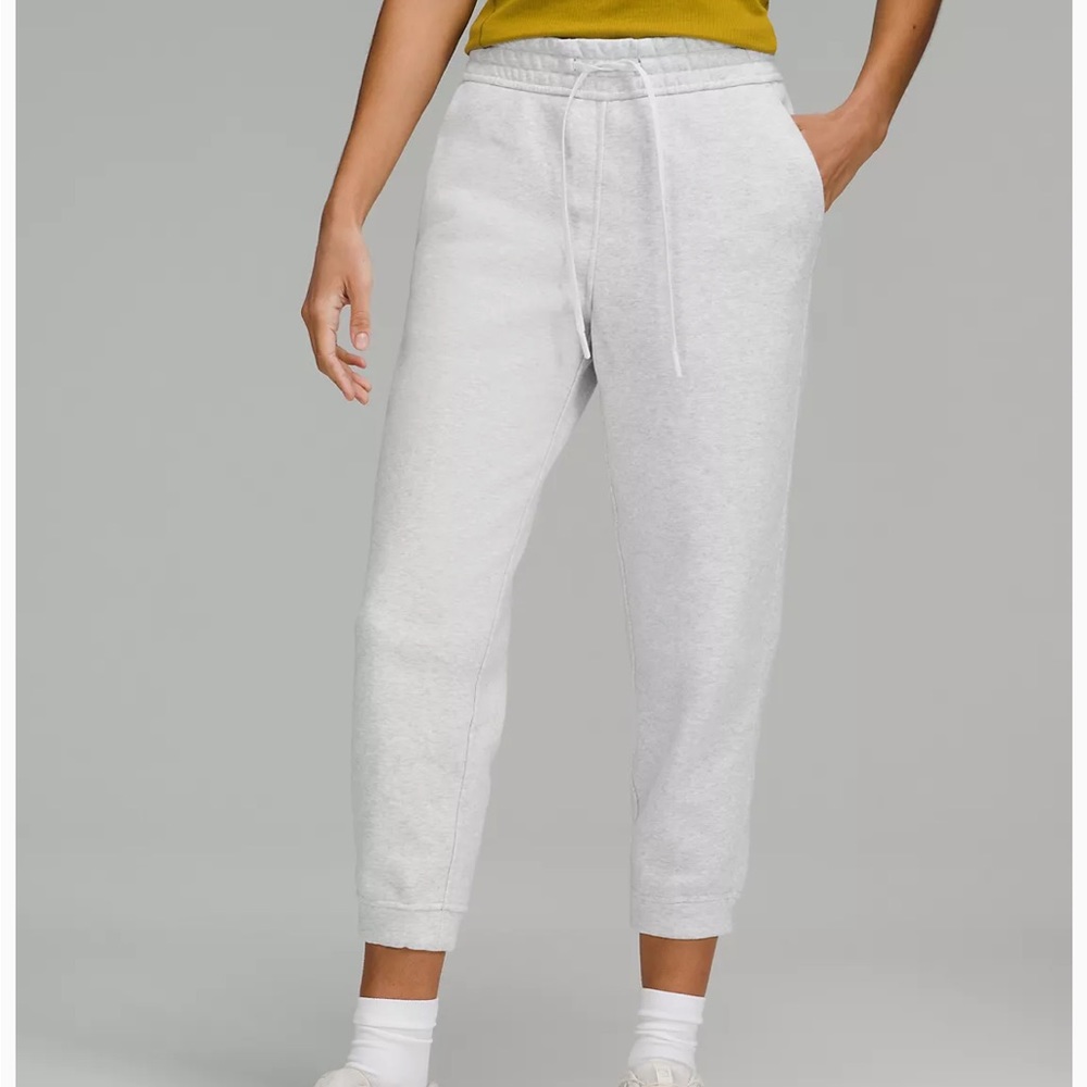 Lululemon Loungeful High-Rise Cropped Jogger 6 heathered Ultra Light Grey pants